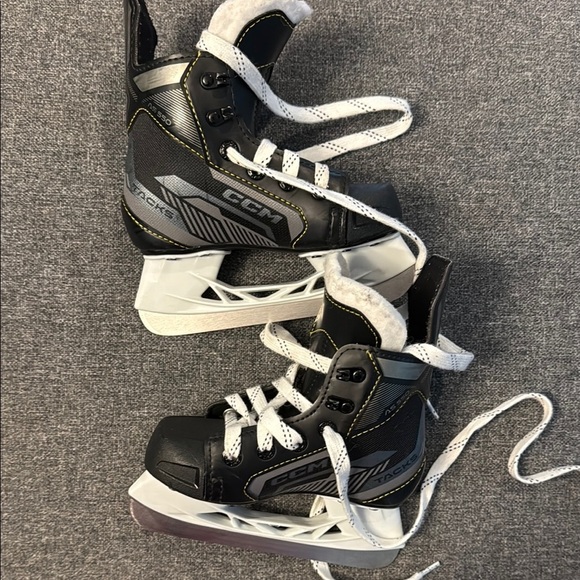 CCM Tacks Hockey Skates Black and Grey - Picture 2 of 6